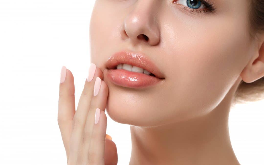 Trattamenti e cosmetici professionali per labbra idratate e voluminose