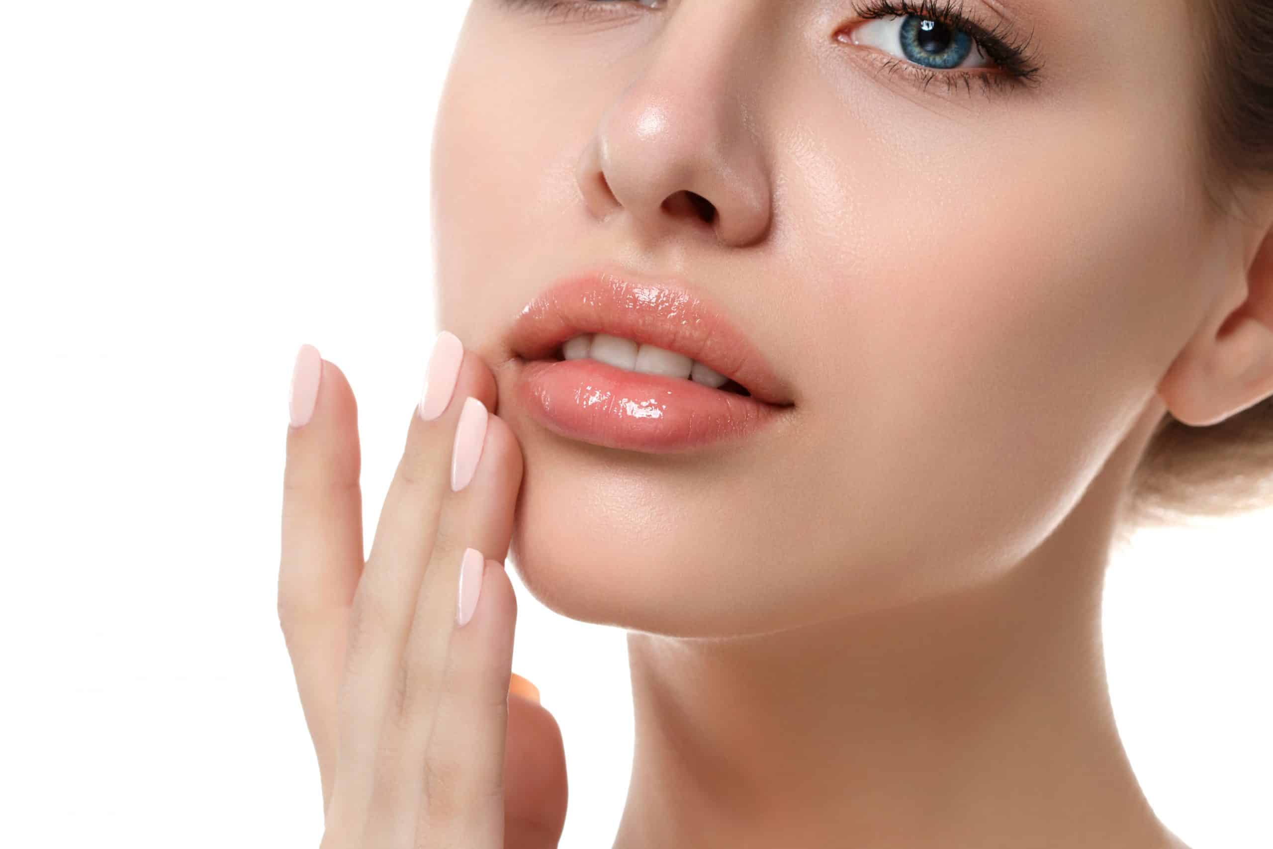 Trattamenti e cosmetici professionali per labbra idratate e voluminose